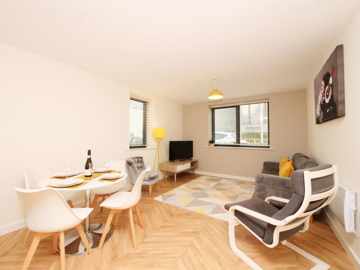 Modern & Spacious 2 Bedroom Apartment With Parking! Leeds  Esterno foto